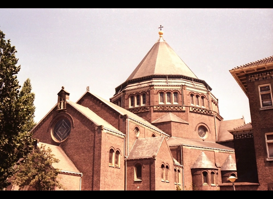 Ambonplein 79 Gerardus Majellakerk (1983)