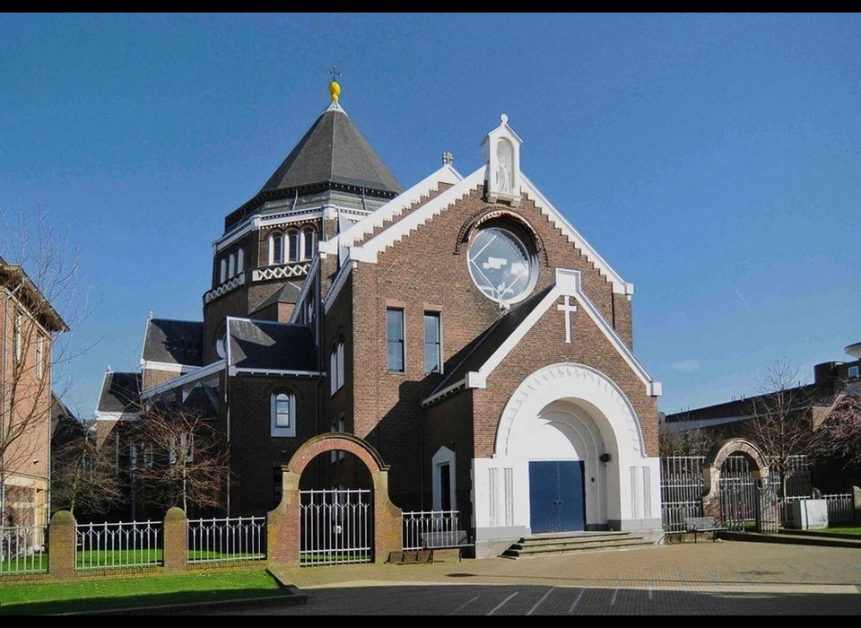 Ambonplein 79 Gerardus Majellakerk